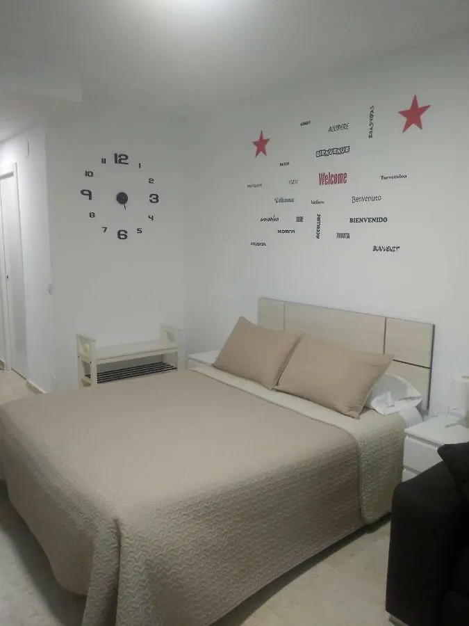Nuevo Roca Chica, Primera Linea Playa,Torremolinos Daire